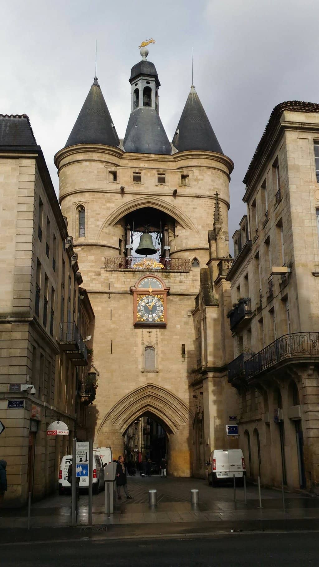 Charming Neighborhood Gateway