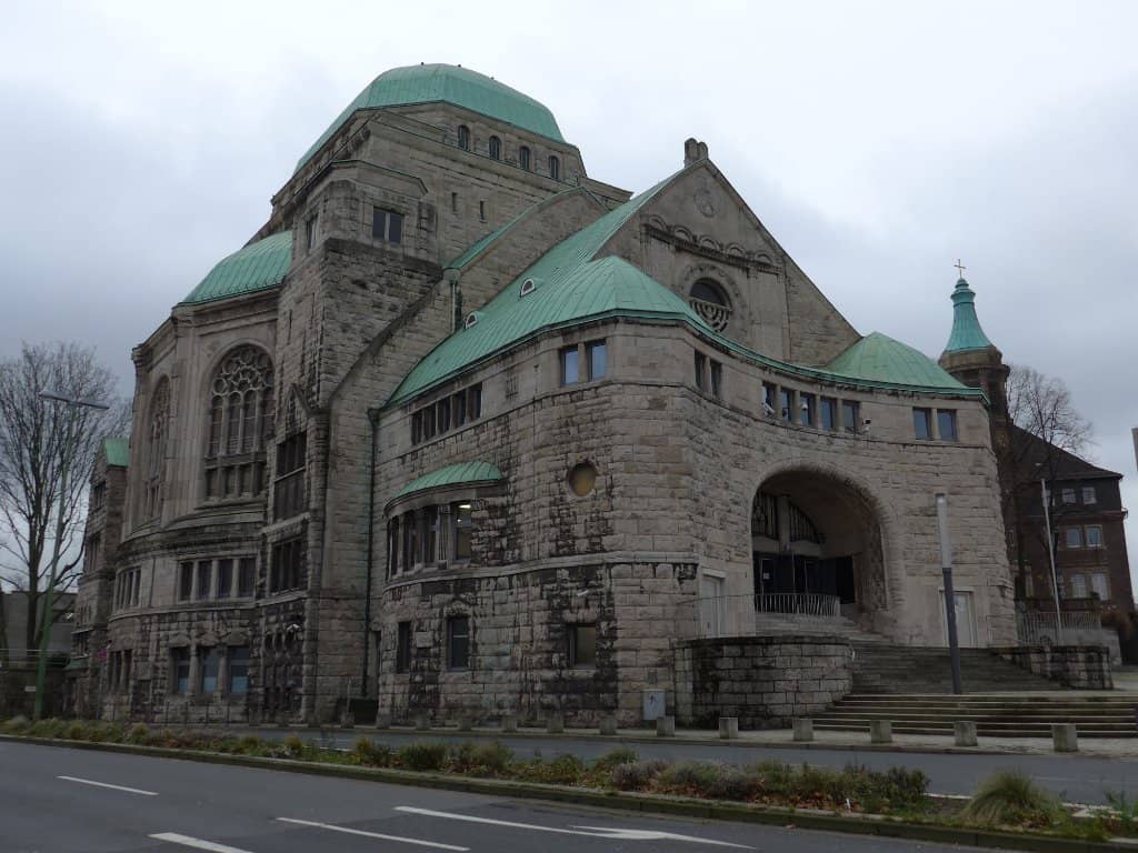 Insightful Jewish History Exhibits