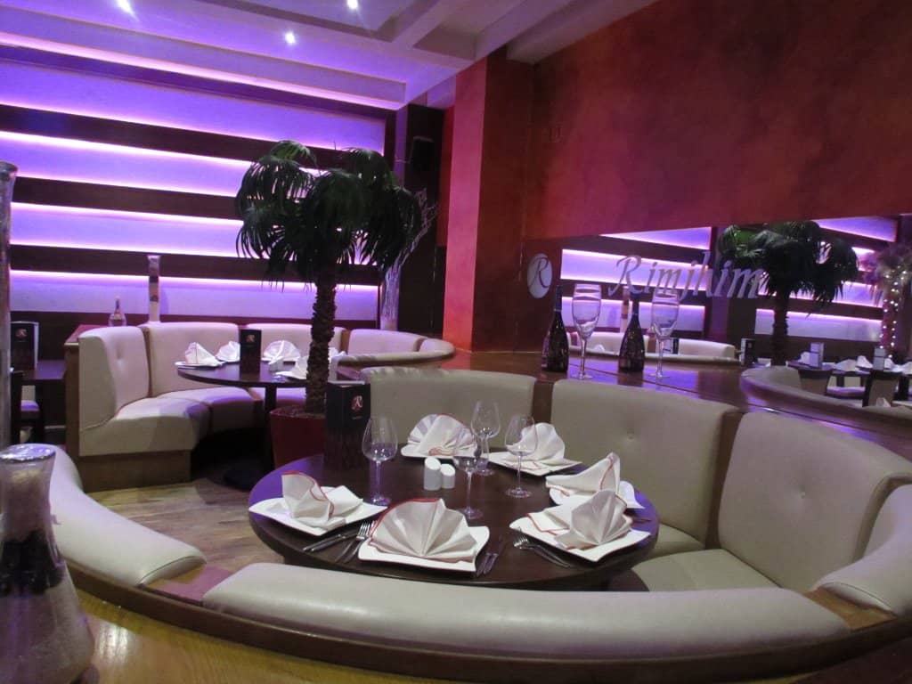 Vibrant Contemporary Ambiance