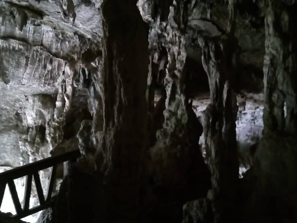 Grutas El Arcotete (Caves)