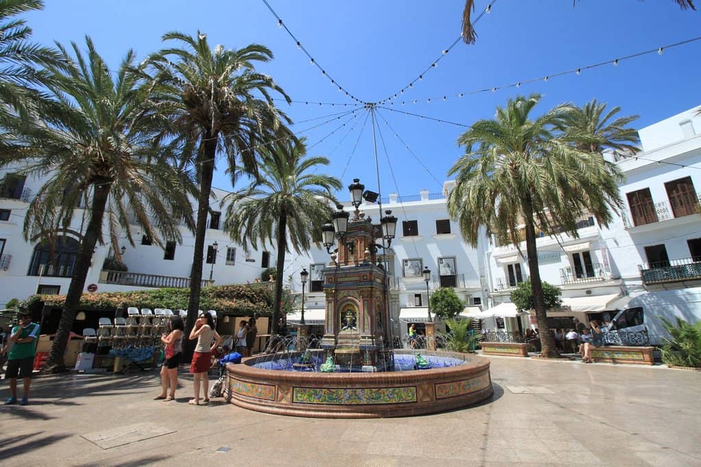 Whitewashed Labyrinth