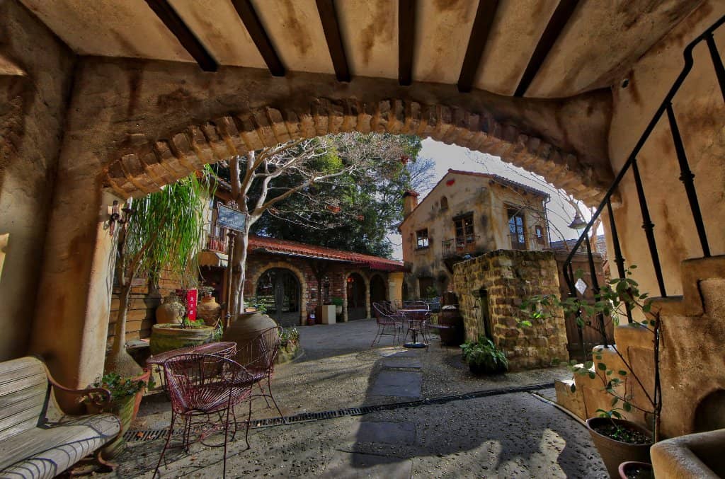 Ghibli-esque Ambiance