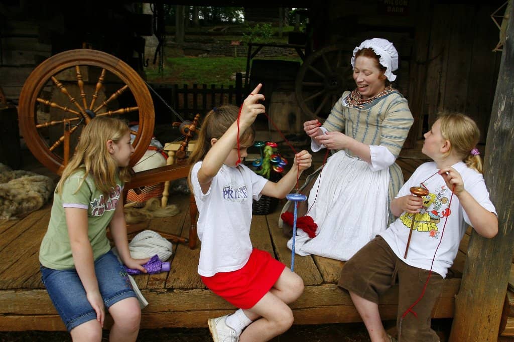 Mark Twain & Daniel Boone Cabins