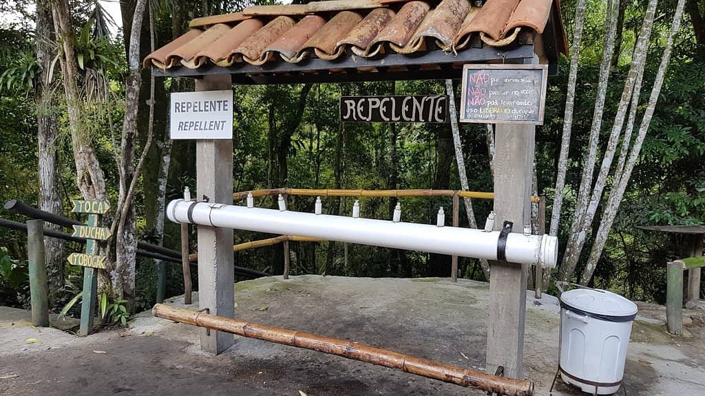 Proximity to Calhetas Beach