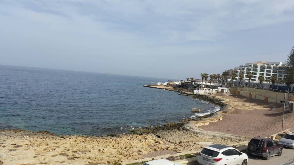 Rocky Sunbathing Ledges