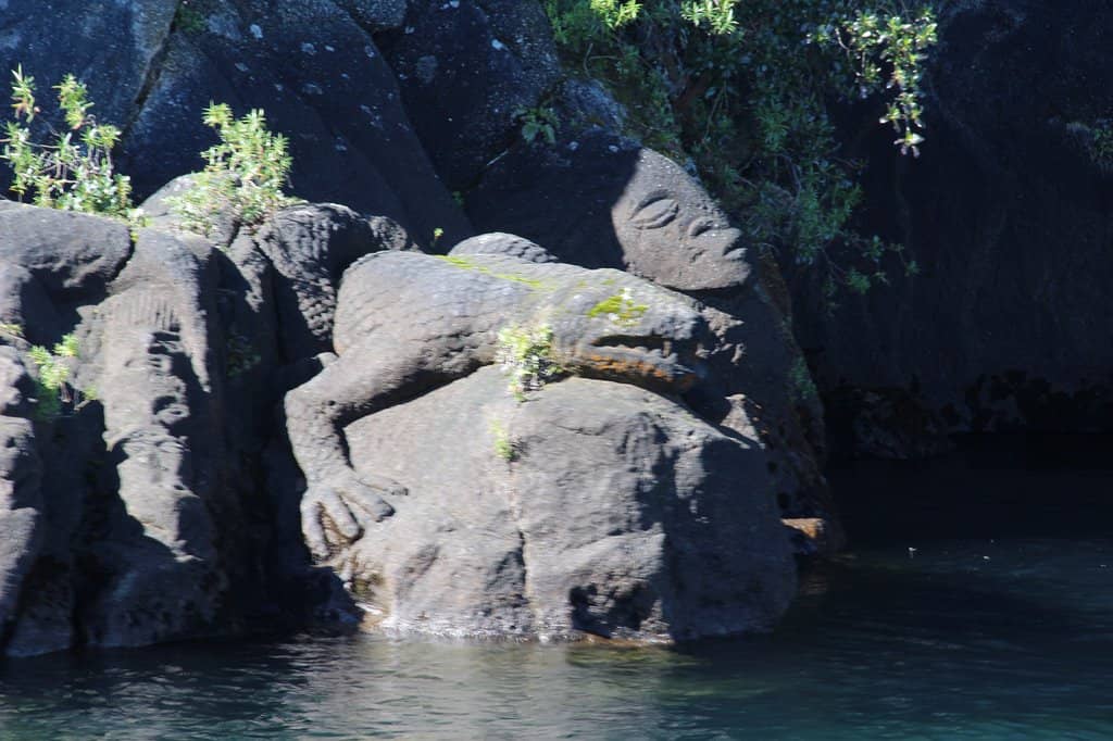 Ngātoroirangi Carving