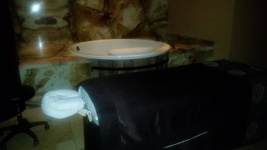 Tranquil Lounge & Amenities