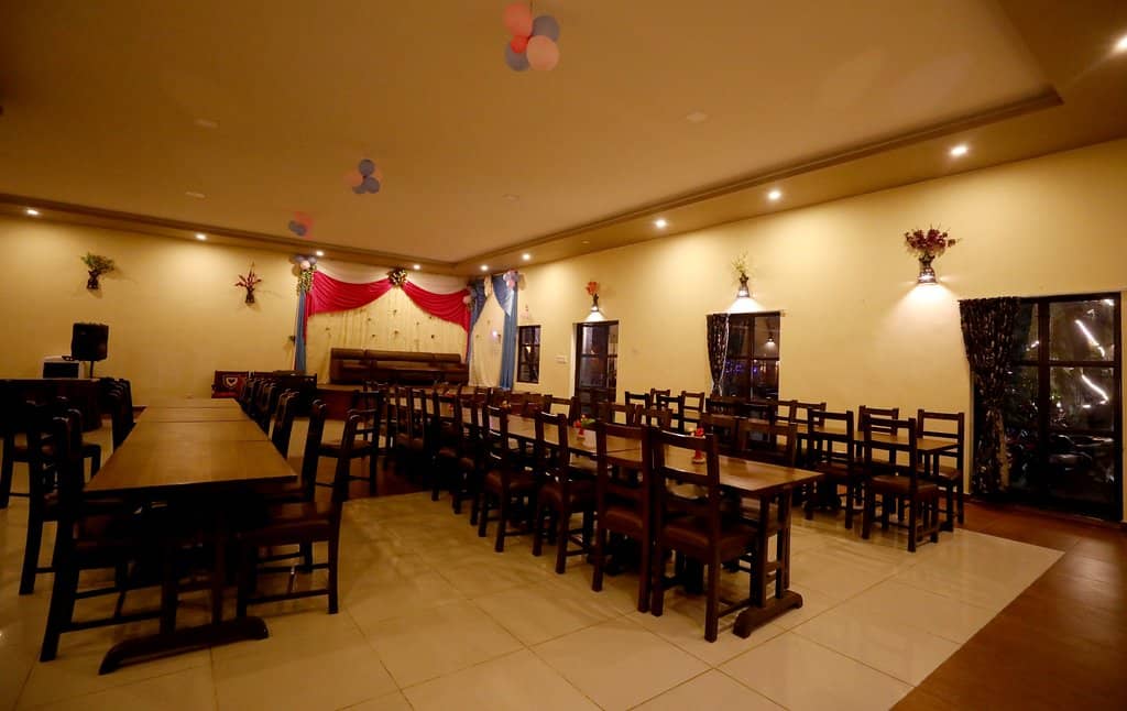 Warm Hospitality & Ambiance