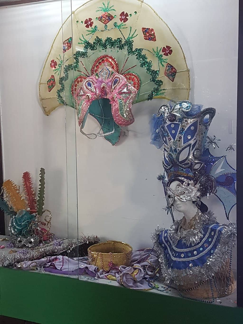 Vibrant Costumes & Disguises