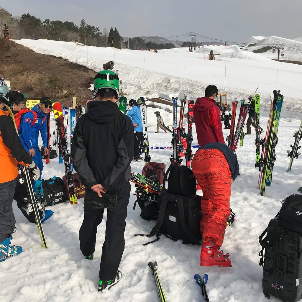 Panoramic Mountain Peak Views