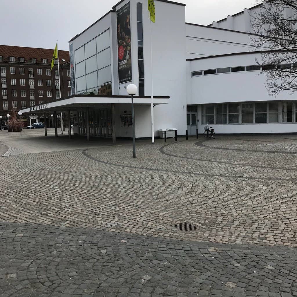 Diverse Performances