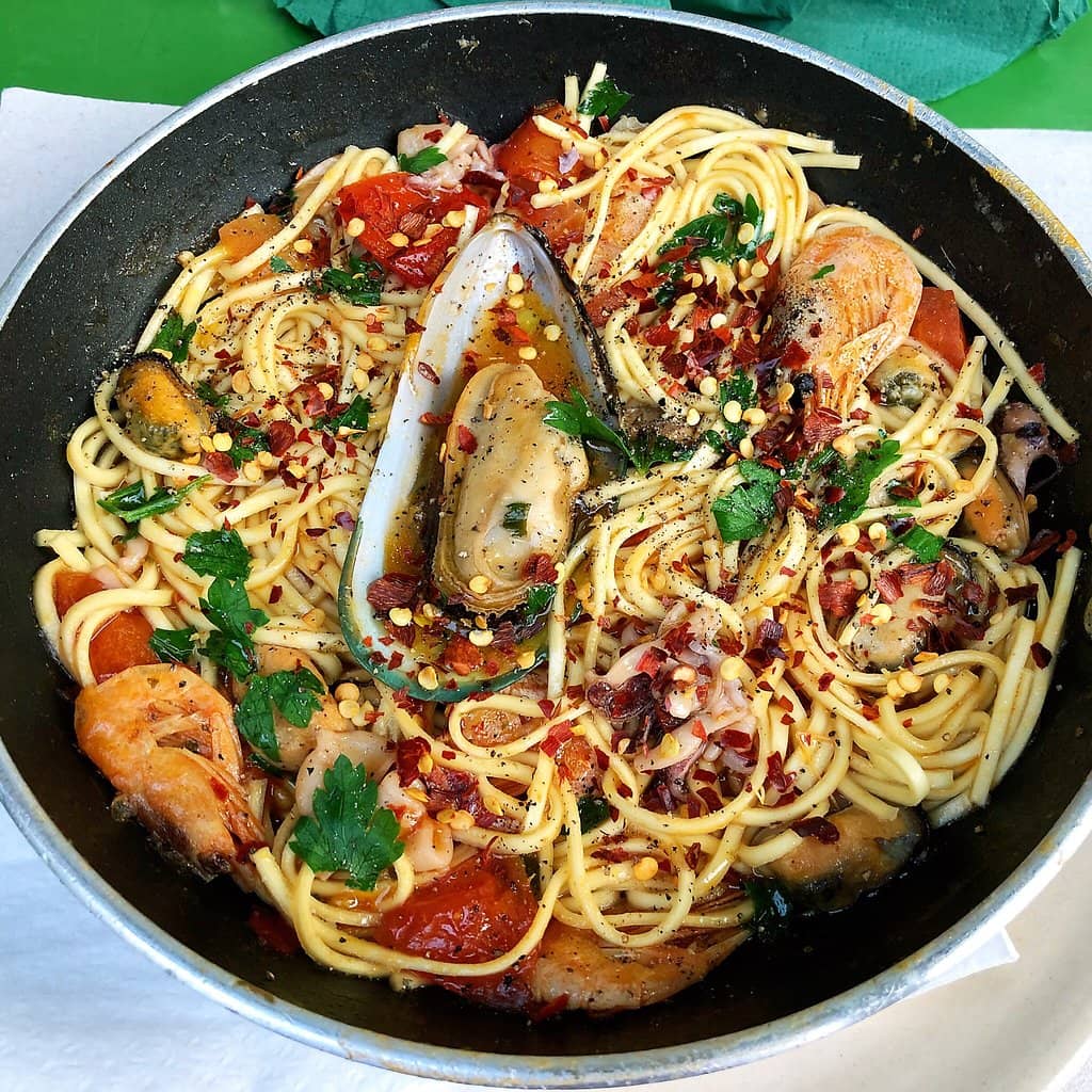 Charming & Creative Ambiance