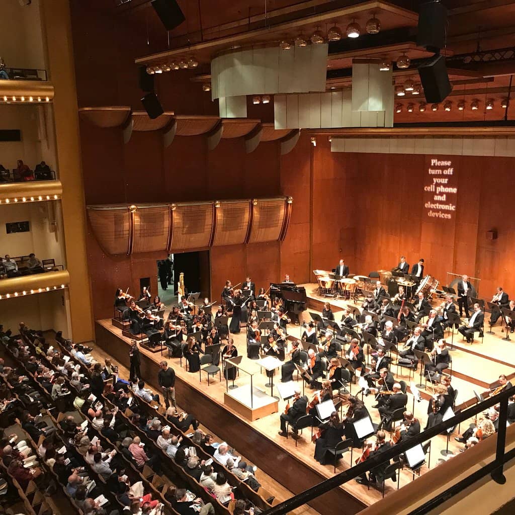 Stylish and Simple Decor