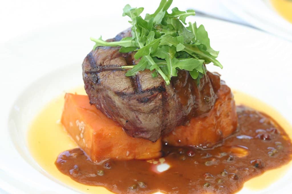 Romantic Waterfront Ambiance