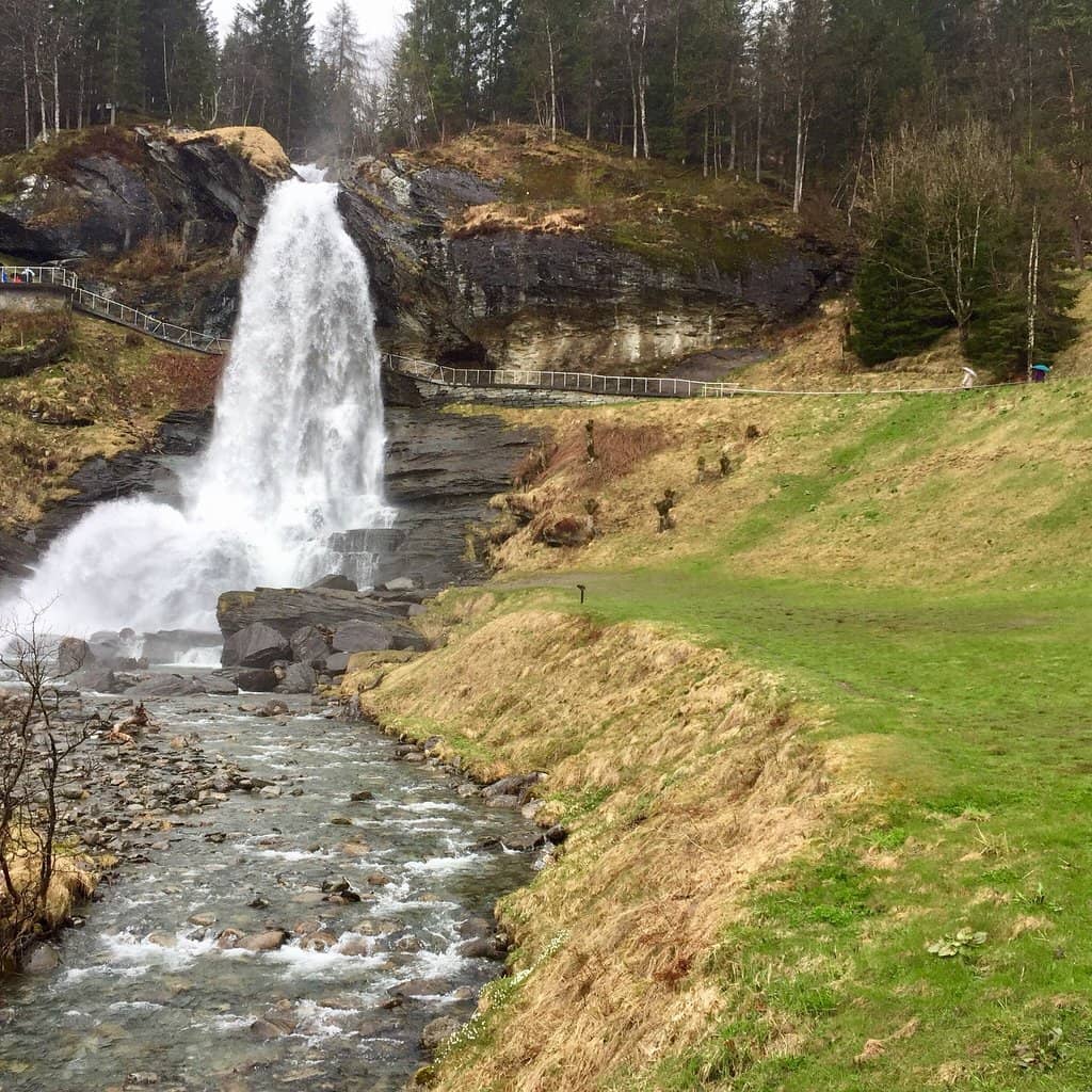 The Roaring Cascade