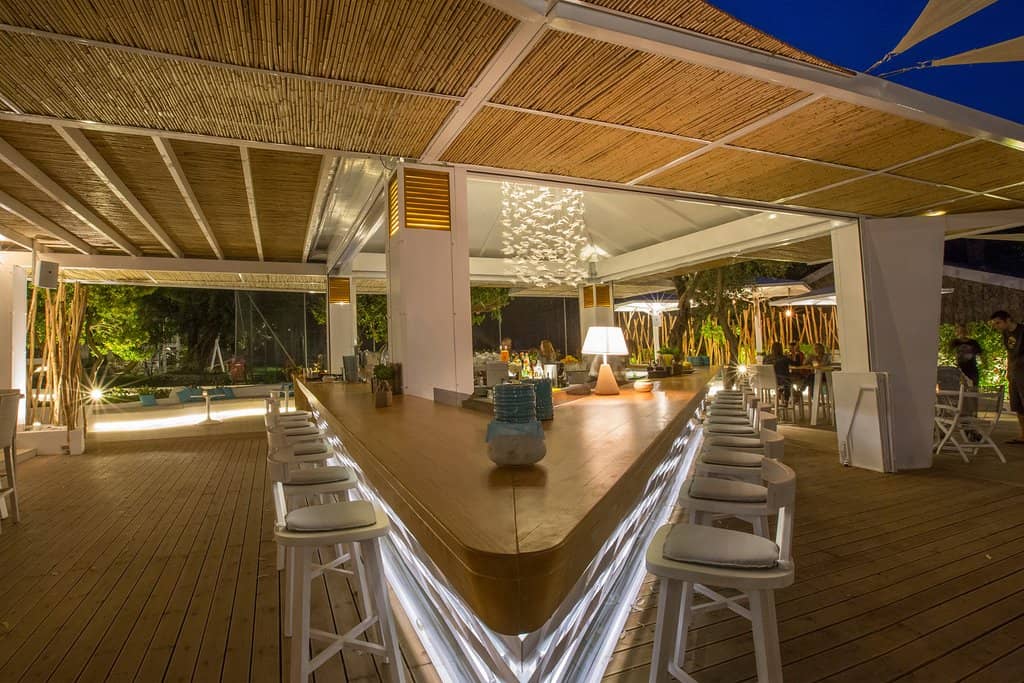 Luxurious Beachfront Experience