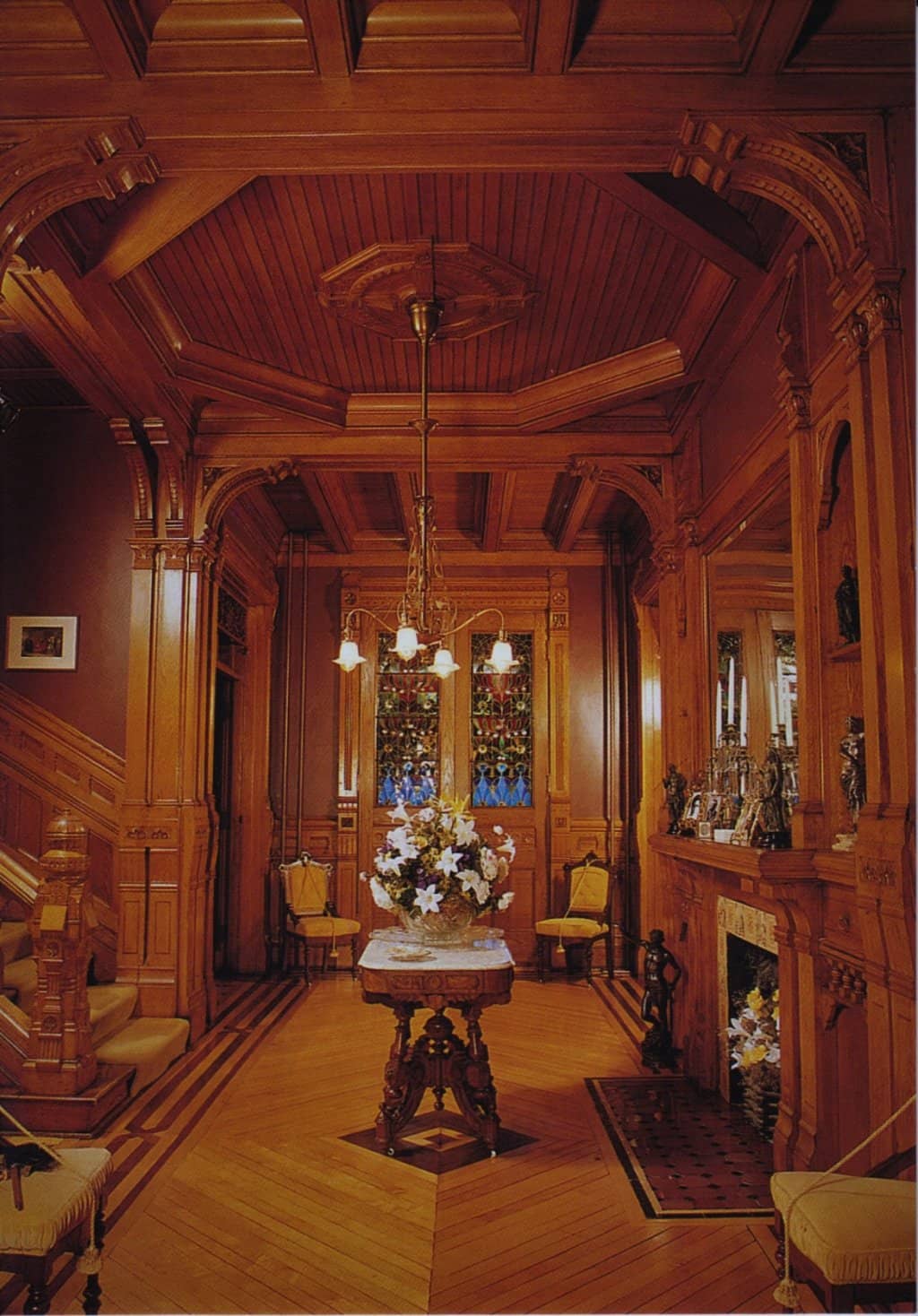 Victorian Architecture & Decor