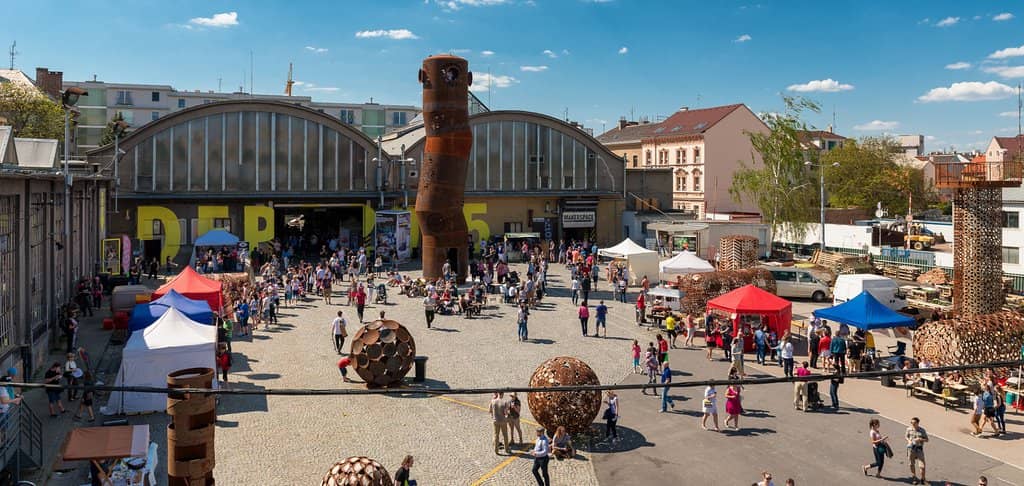 Creative Hub & Artisan Shops