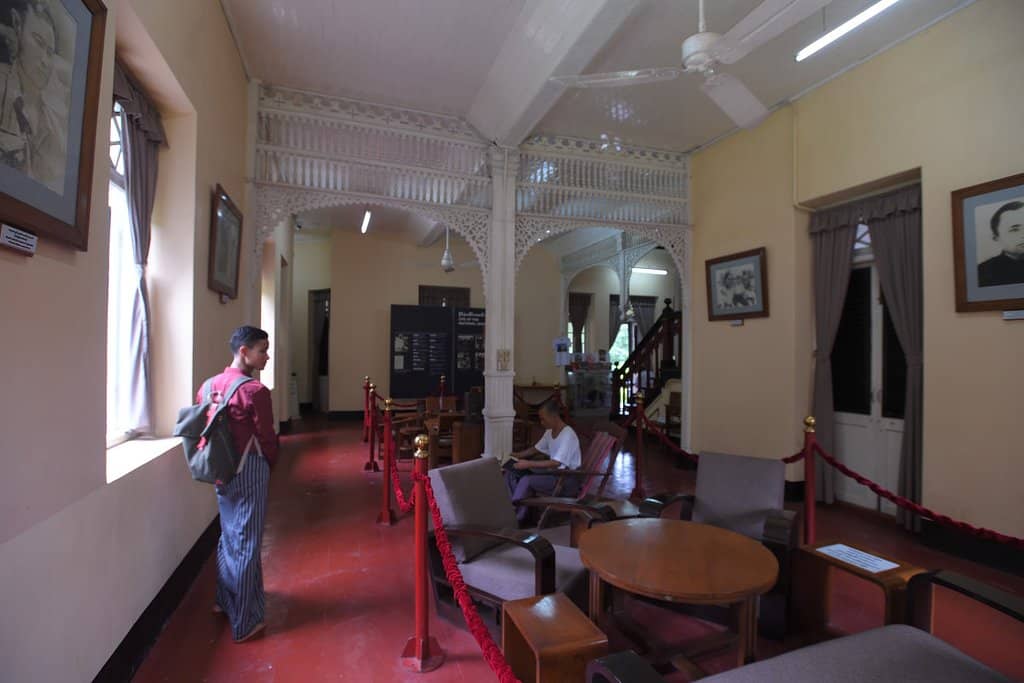 General Aung San's Statue