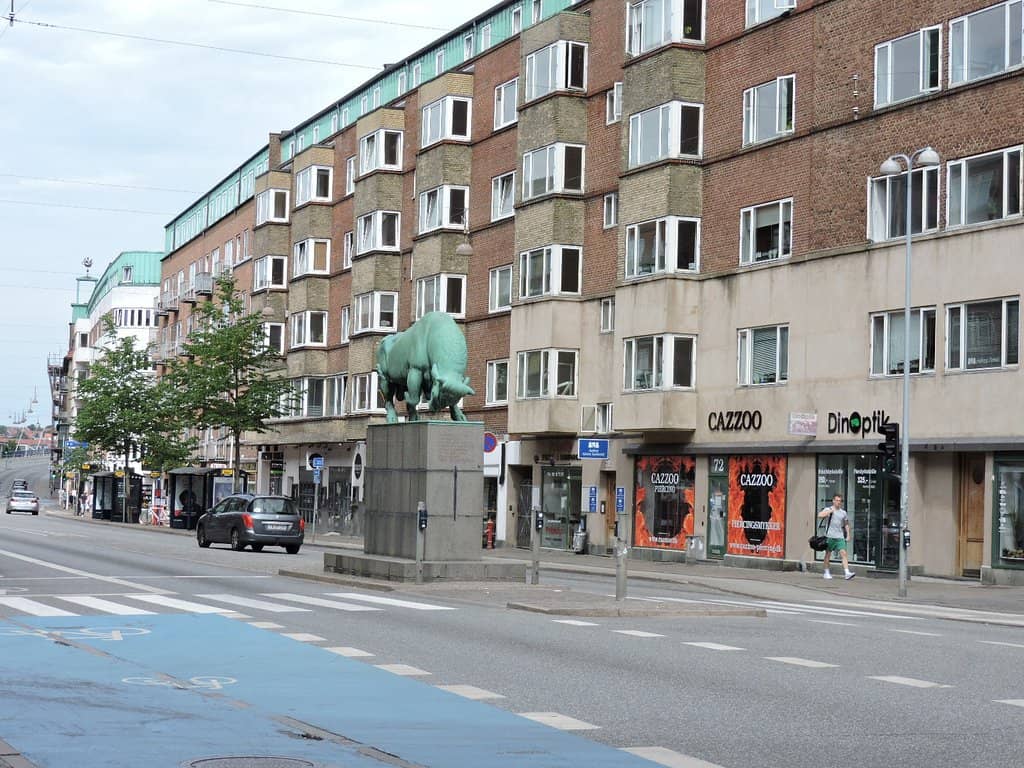 Tribute Poem on the Pedestal