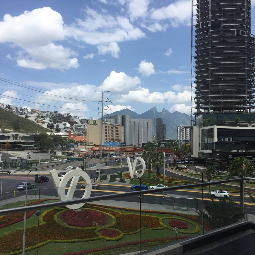 Rooftop Views & Ambiance