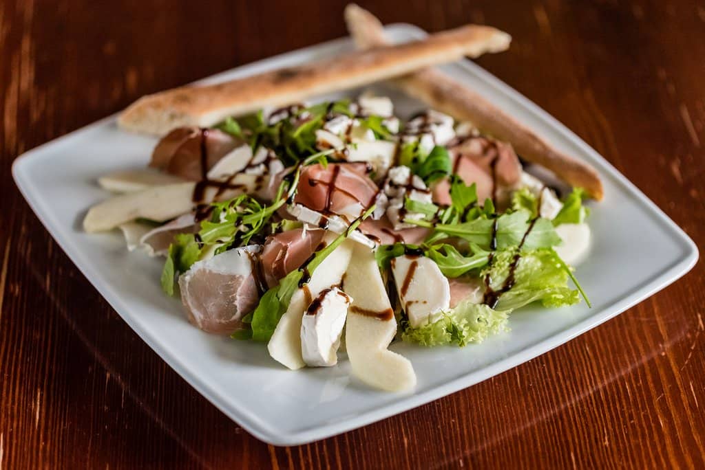 Salad with Prosciutto and Mozzarella