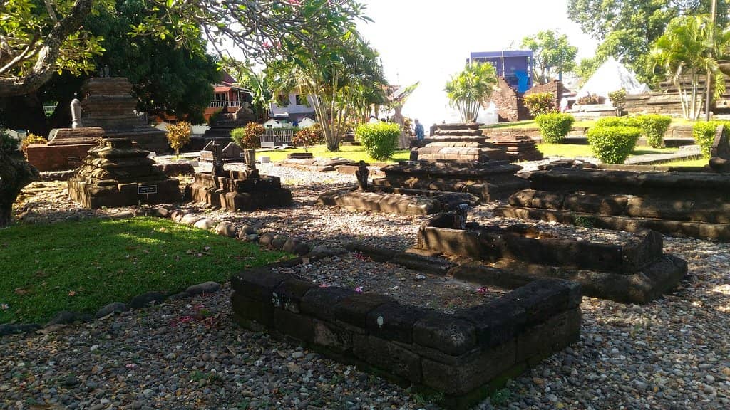 Well-Maintained Grounds