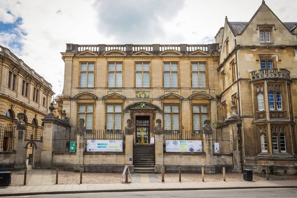 Victorian Scientist Ambiance