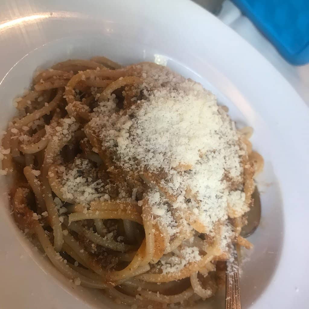 Elegant Atmosphere & Alfresco Dining