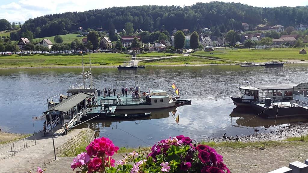 Friendly Crew & Service