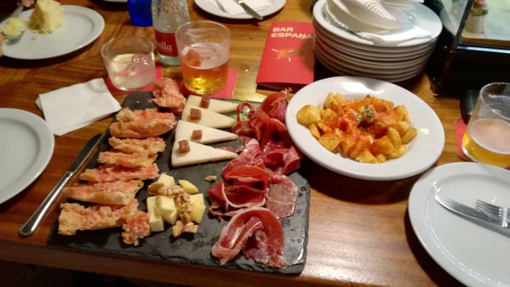 Cozy Atmosphere & Lively Vibe