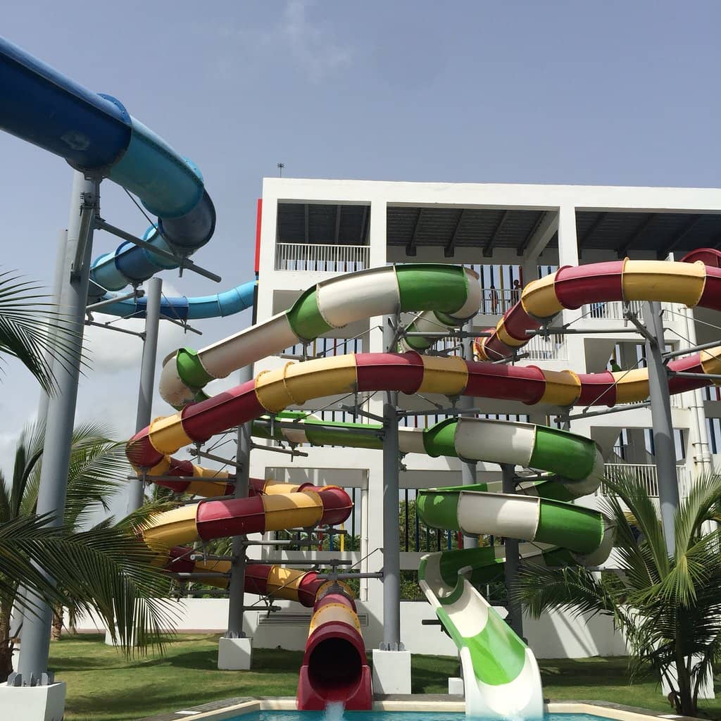 Swim-Up Bar