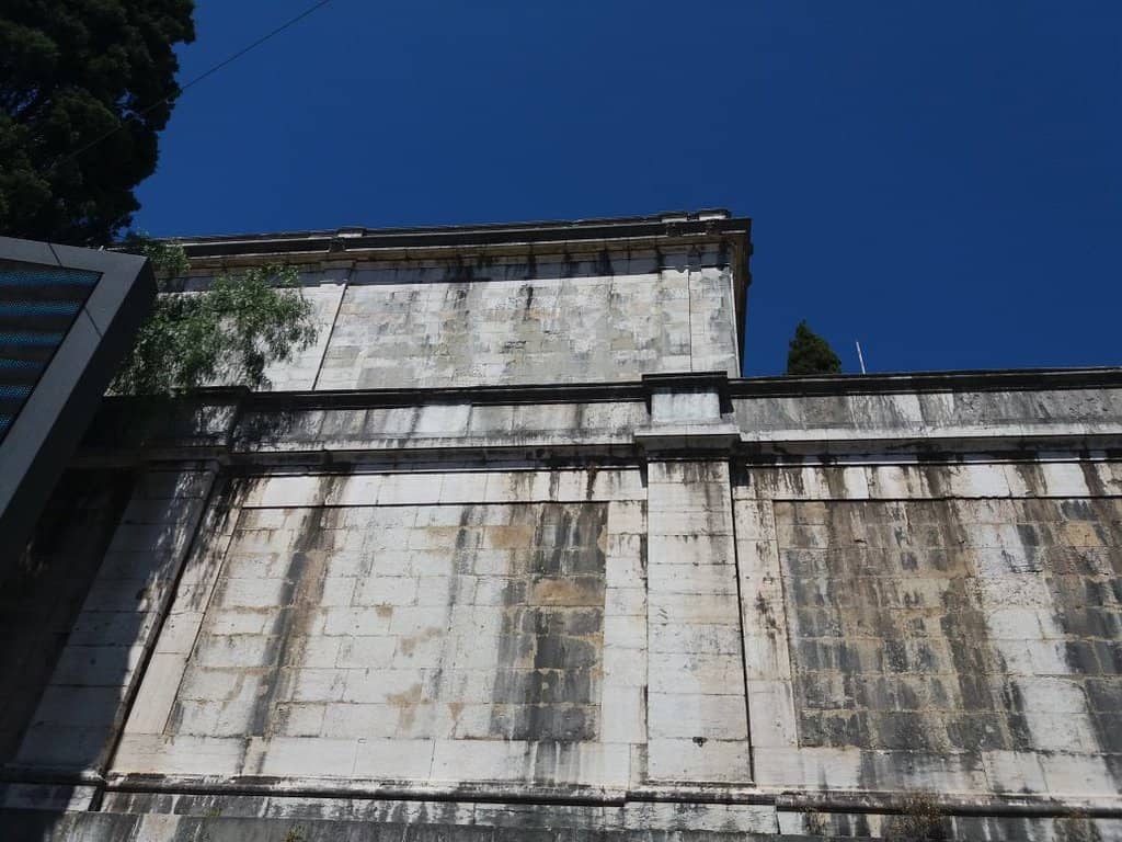 18th-Century Reservoir Architecture