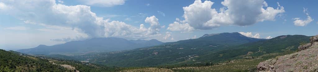 Panoramic Mountain Views