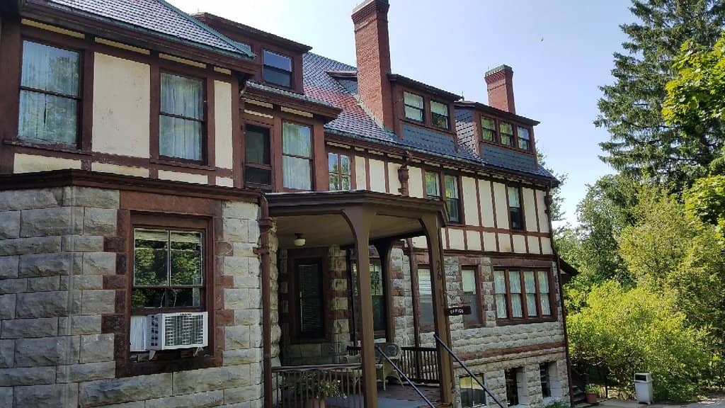 The Mansion Tour