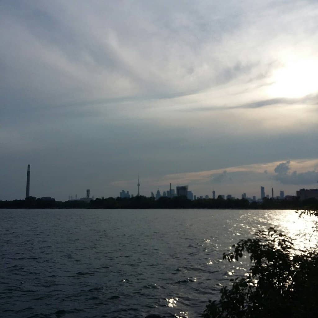 Lakeside Strolls & Picnics