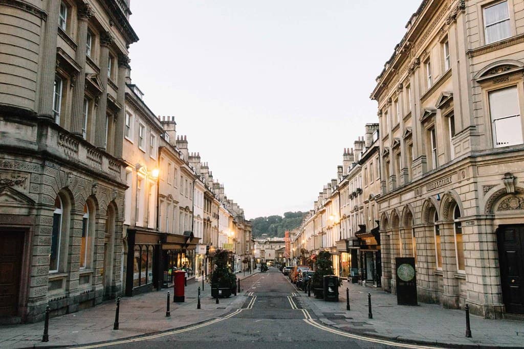 Independent Boutiques & Cafes