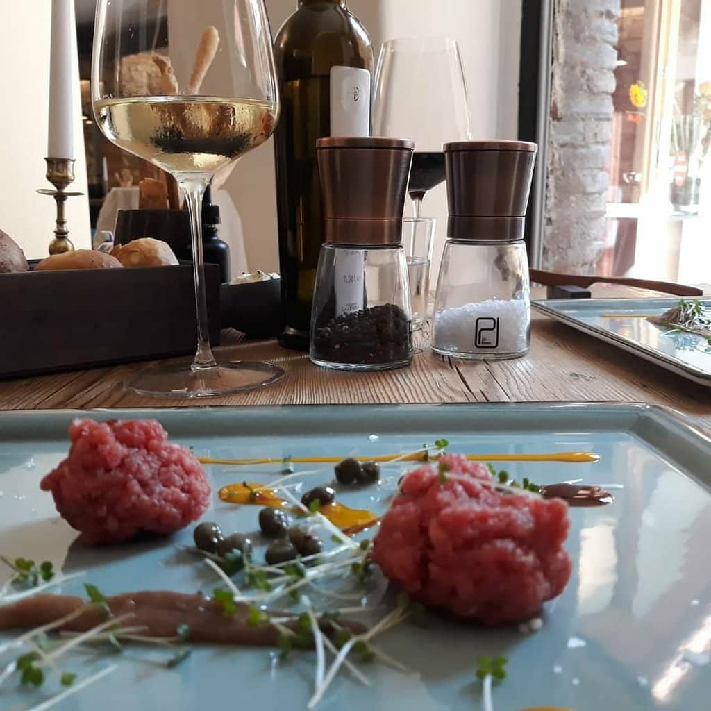 Interactive & Conversational Dishes