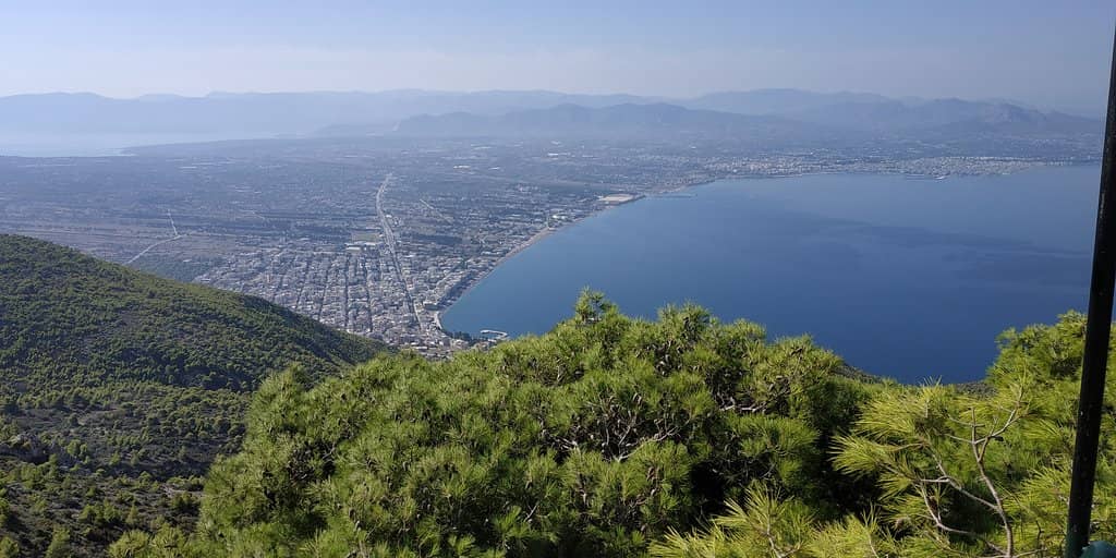 Panoramic Mountain Views