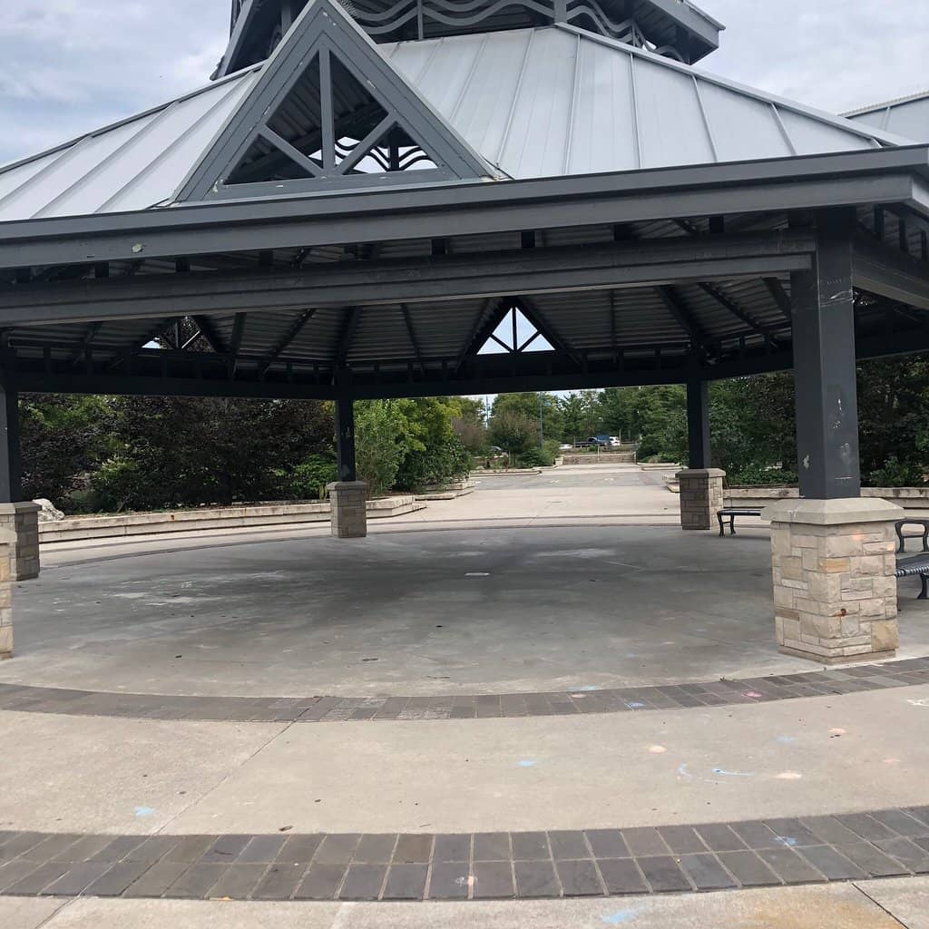 Waterfront Views & Walkways