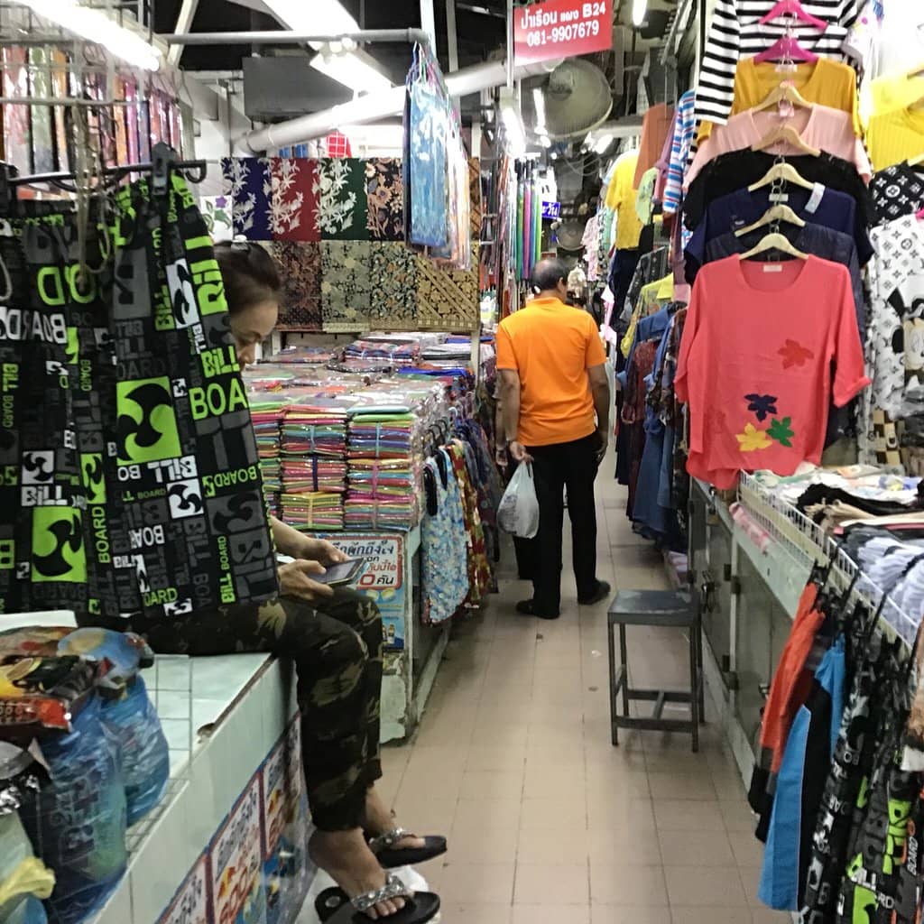 Souvenirs & Accessories