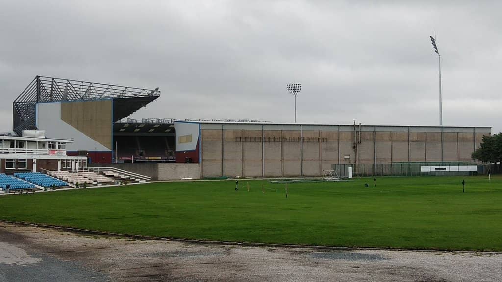 Modern Stands, Classic Views