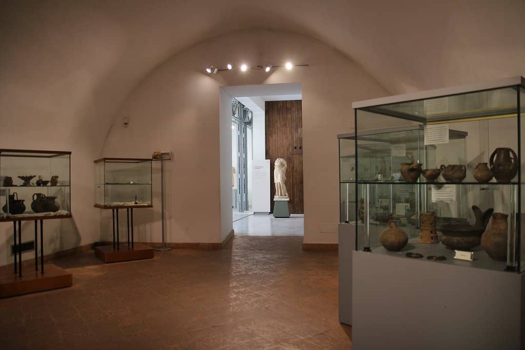 Gnathia Ware