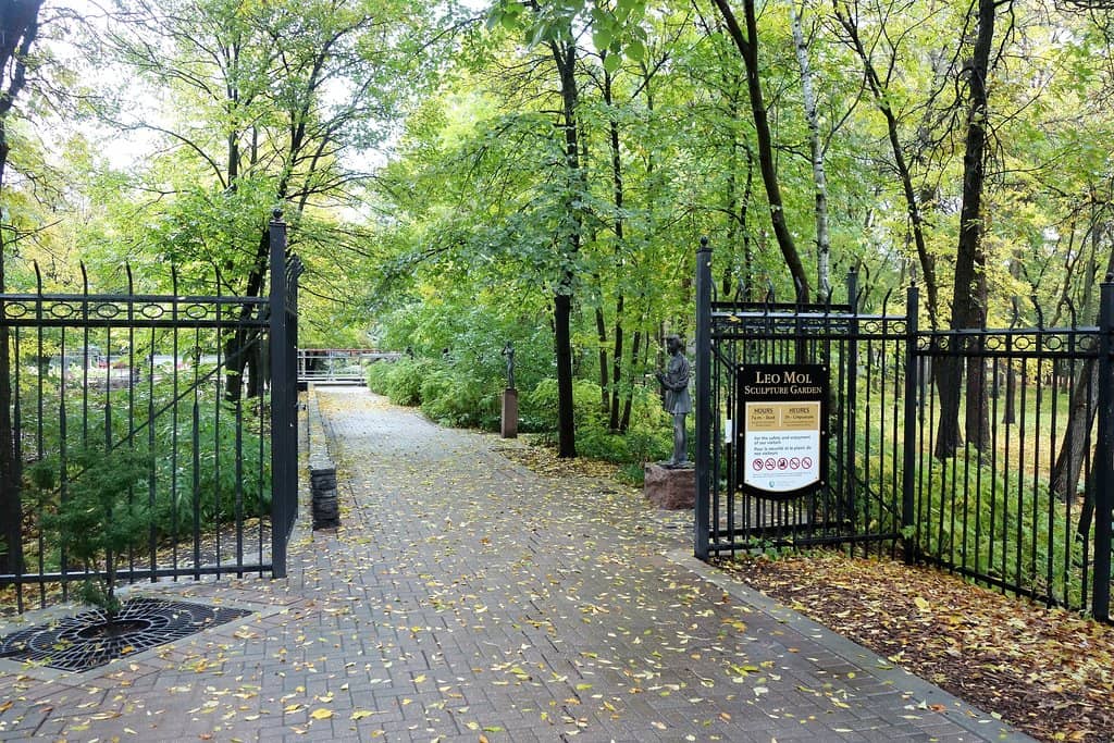 Lush Gardens & Floral Displays