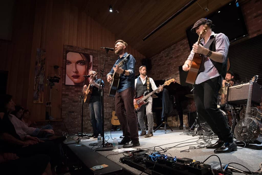 Live Music & Performances