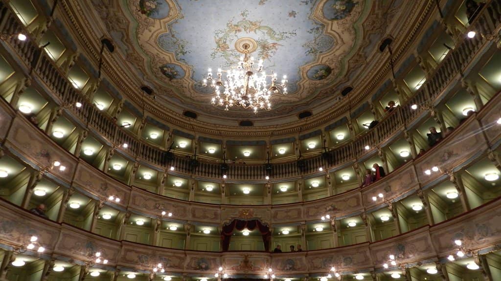 Live Opera Performances