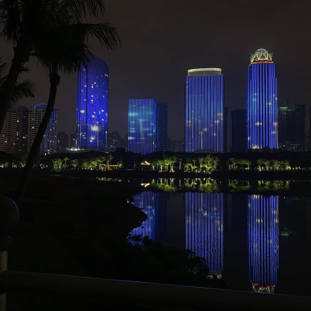 Tranquil Lake Views