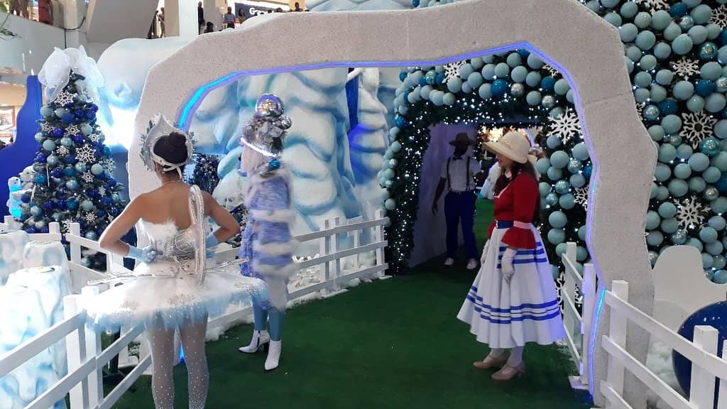 Extensive Food Court