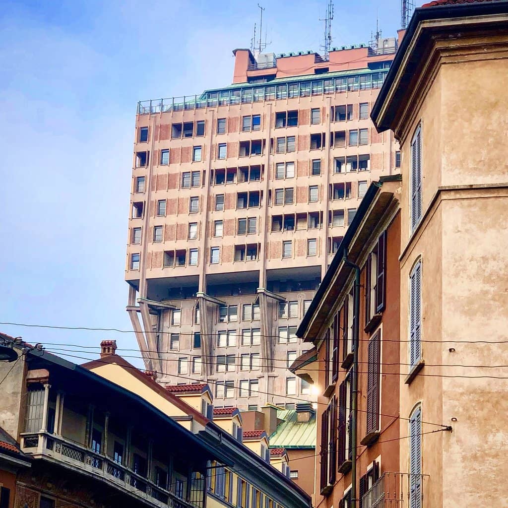 The Mushroom-Shaped Silhouette