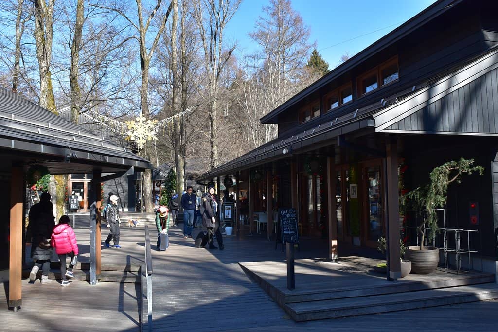 Cozy Cafes & Restaurants